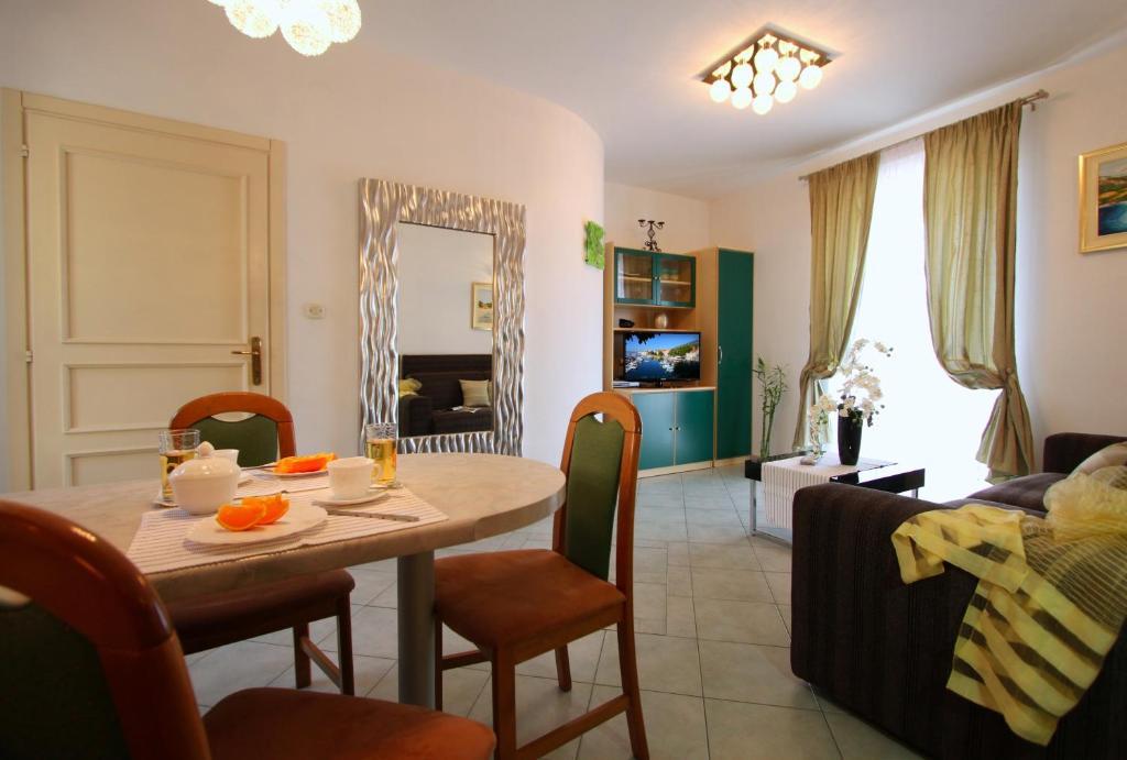 Apartments Amore Bol Pokój zdjęcie