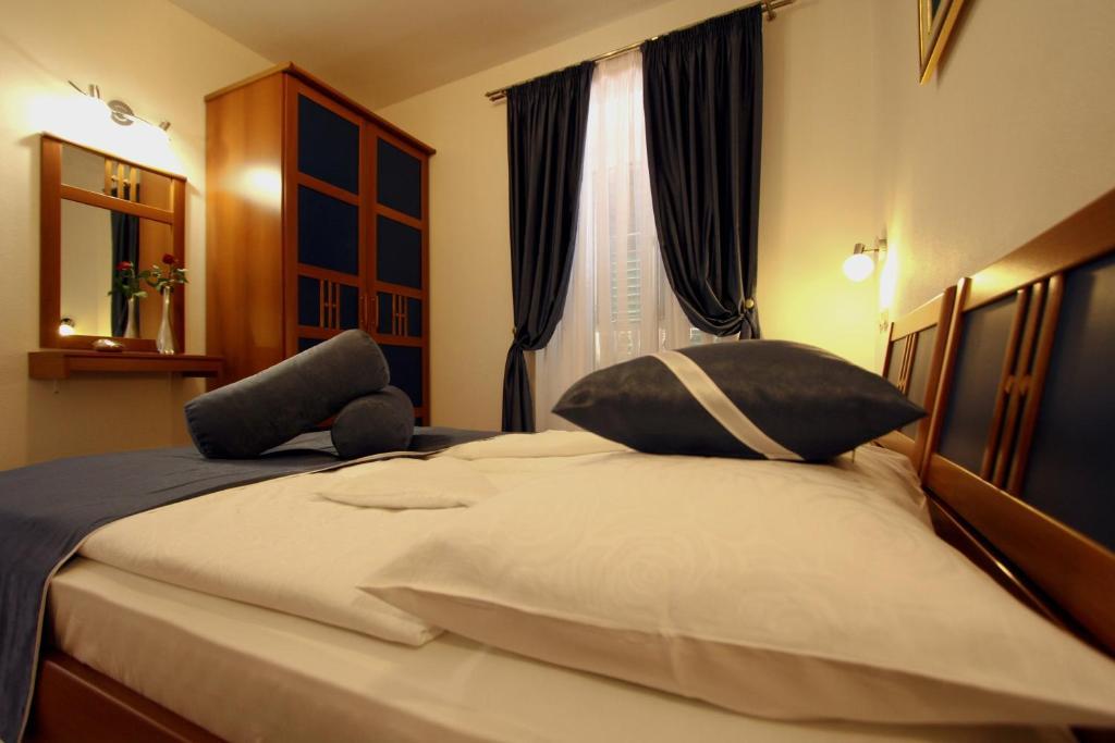 Apartments Amore Bol Pokój zdjęcie