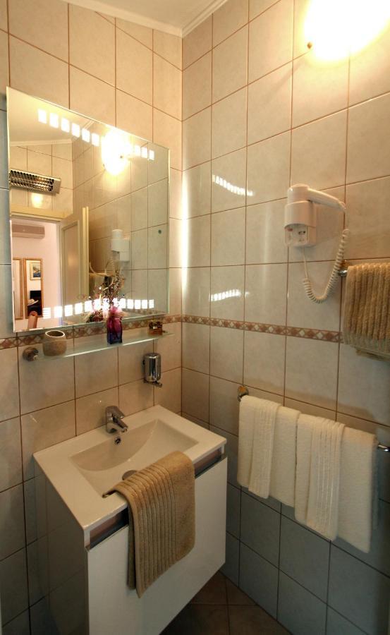 Apartments Amore Bol Zewnętrze zdjęcie